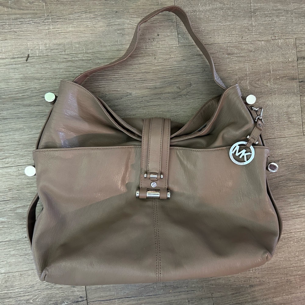 MK Michael Kors Taupe‎ Leather Shoulder Satchel Purse Silver Tone Hardware